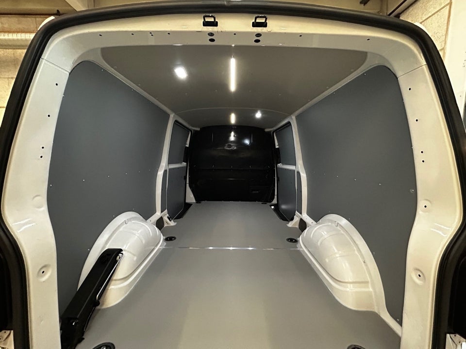 VW Transporter 2,0 TDi 150 Kassevogn DSG lang