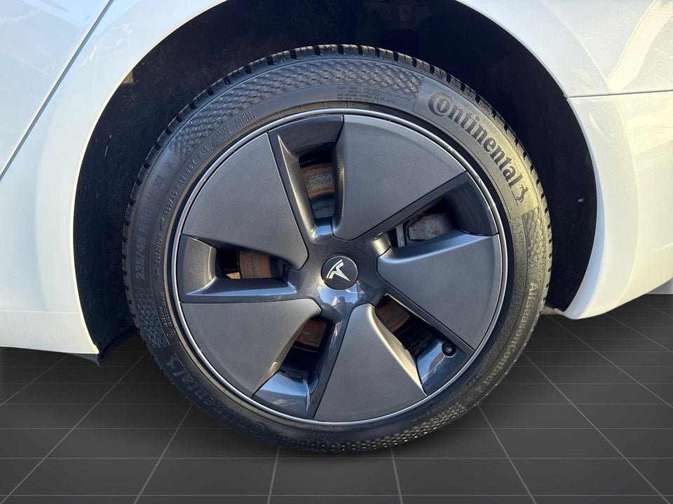 Tesla Model 3 RWD 4d