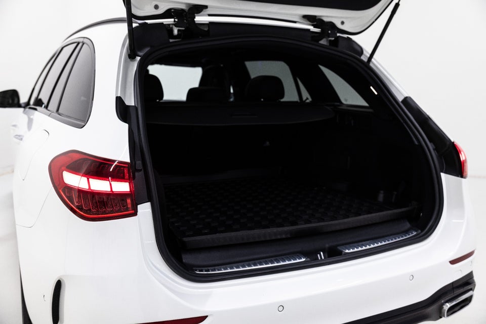 Mercedes C300 e 2,0 AMG Line stc. aut. 5d