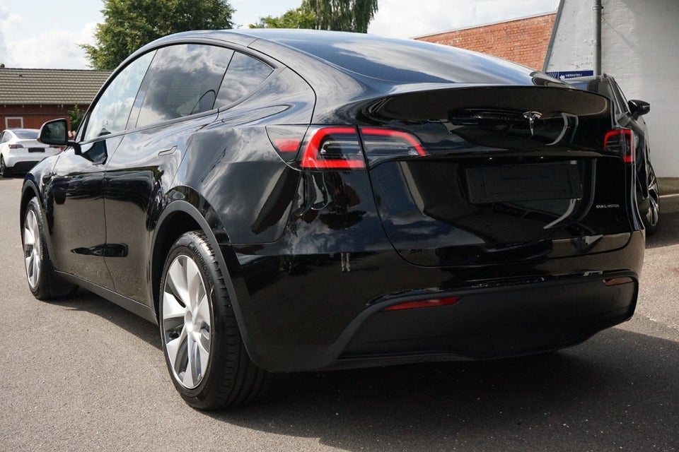 Tesla Model Y Long Range AWD 5d
