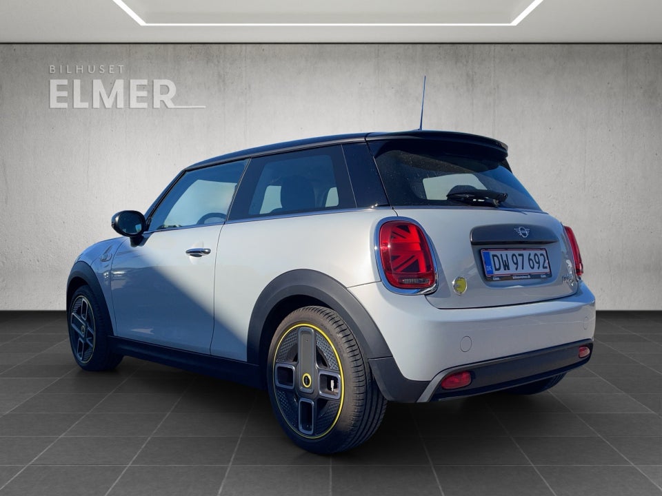 MINI Cooper SE Essential 3d