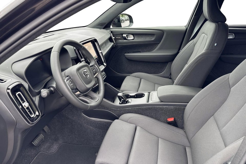 Volvo EX40 Standard Range Plus 5d