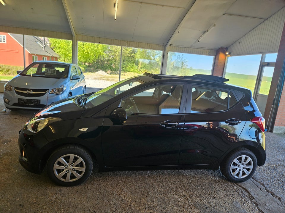 Toyota Yaris 1,5 Hybrid H3 Vision e-CVT 5d