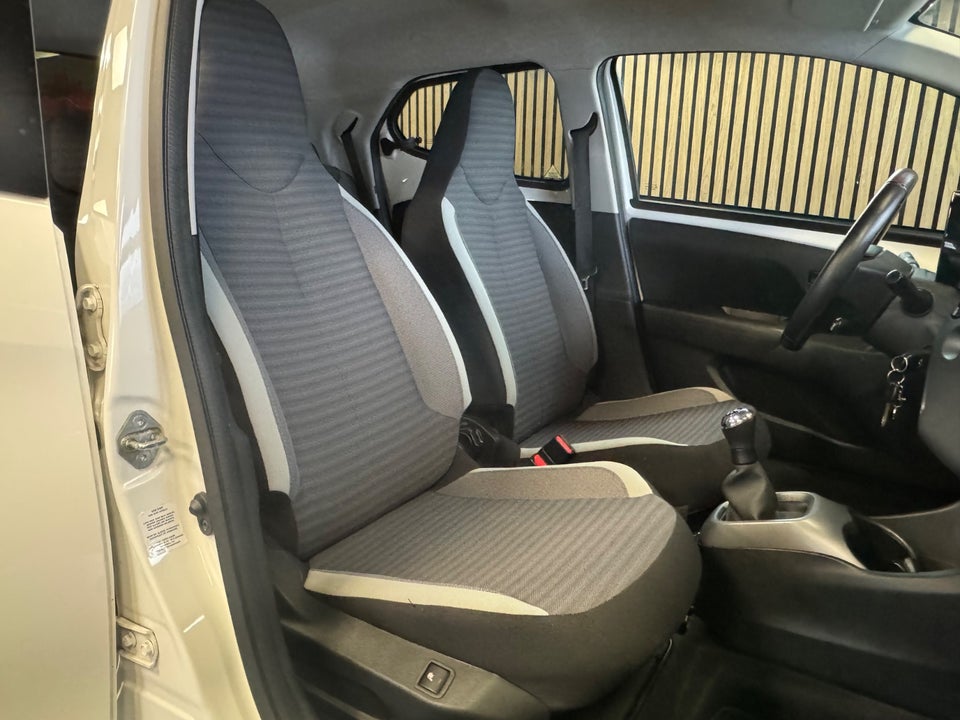 Toyota Aygo 1,0 VVT-i x-pression 5d