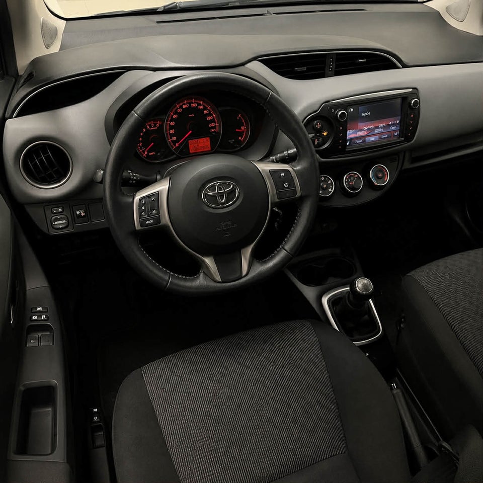 Toyota Yaris 1,0 VVT-i T2 5d