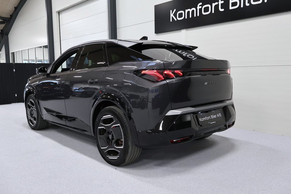 Peugeot e-3008 77 GT 5d