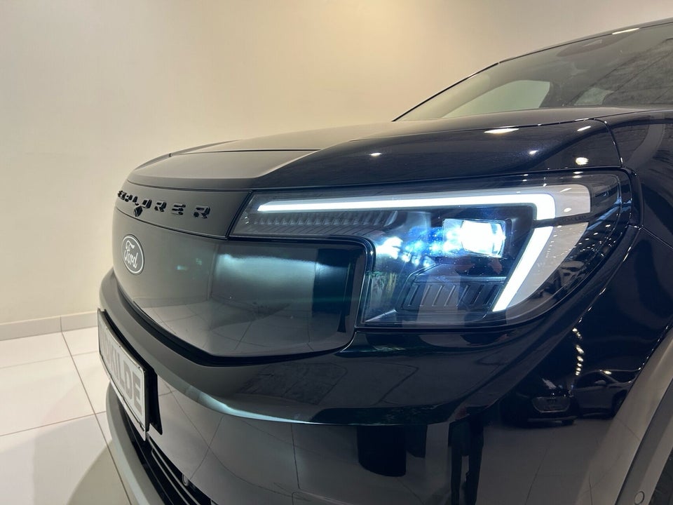 Ford Explorer 77 Select Extended Range 5d