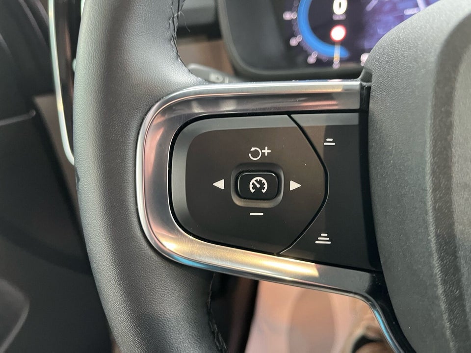 Volvo XC40 ReCharge Extended Range Plus 5d