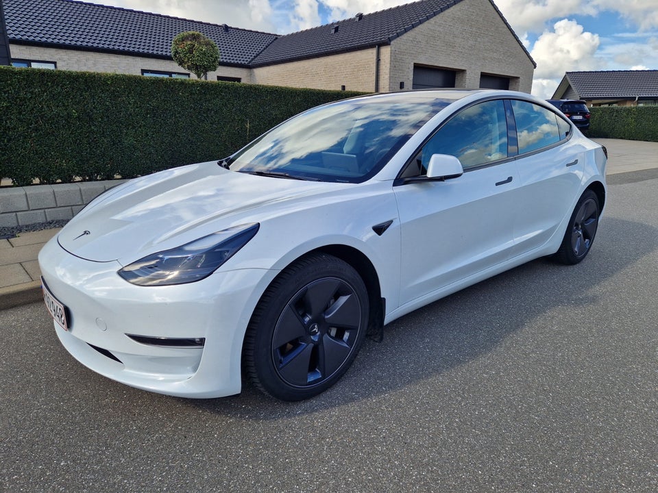 Tesla Model 3 Long Range AWD 4d