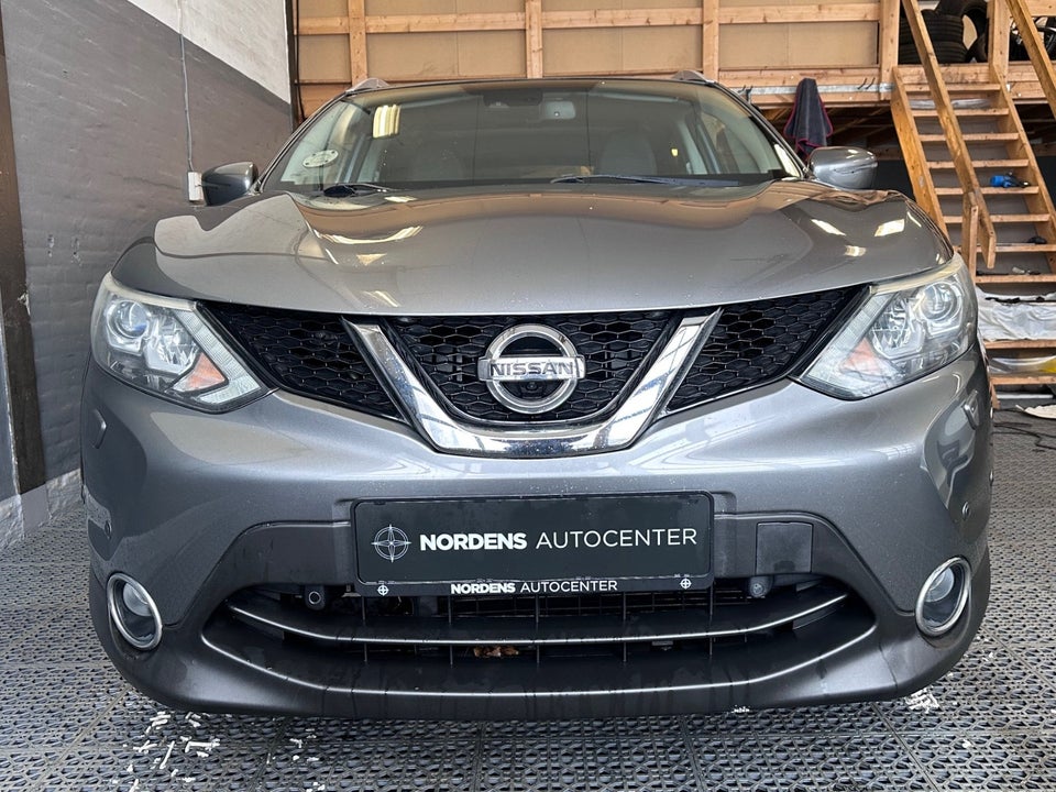 Nissan Qashqai 1,6 Dig-T 163 Tekna 5d
