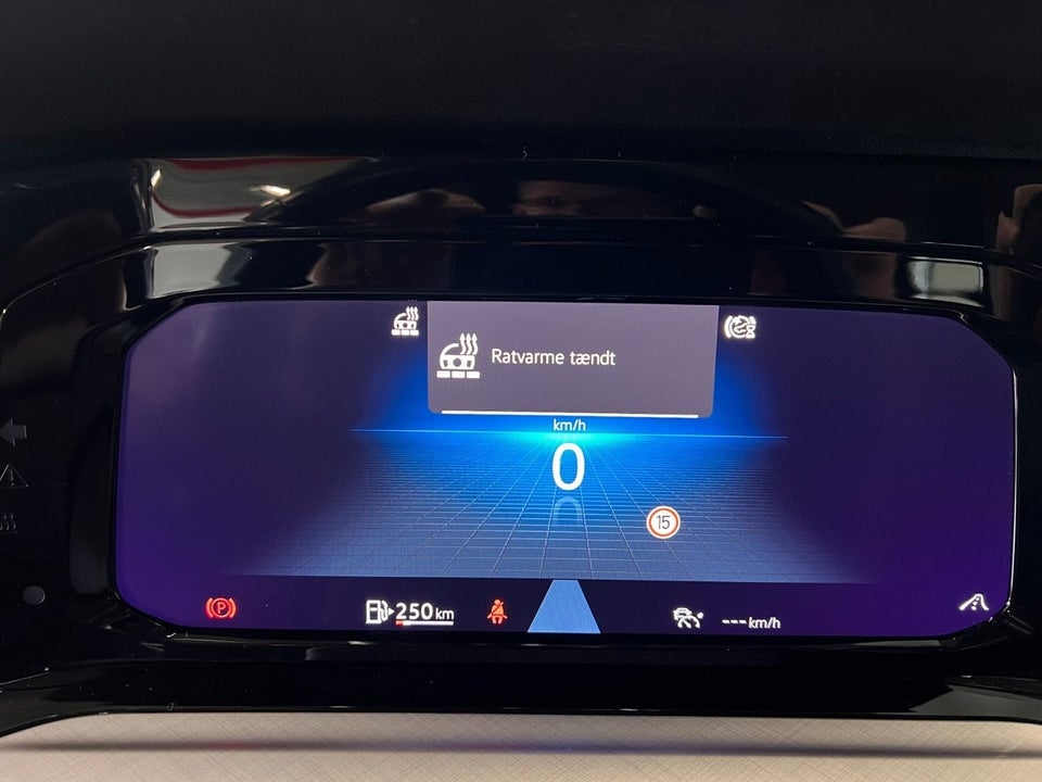 VW Golf VIII 1,5 TSi 130 Life 5d