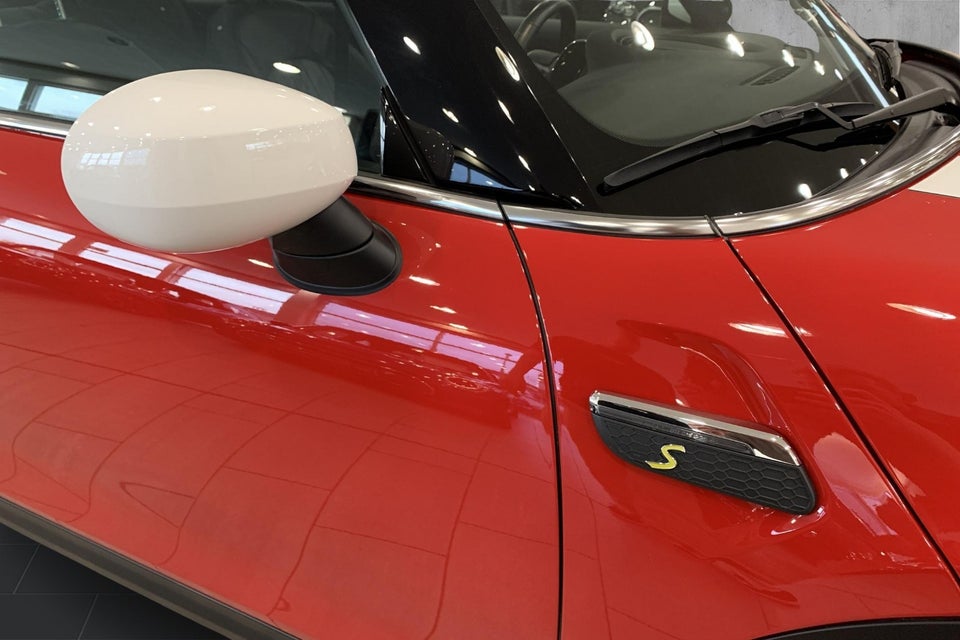 MINI Cooper SE Essential 3d