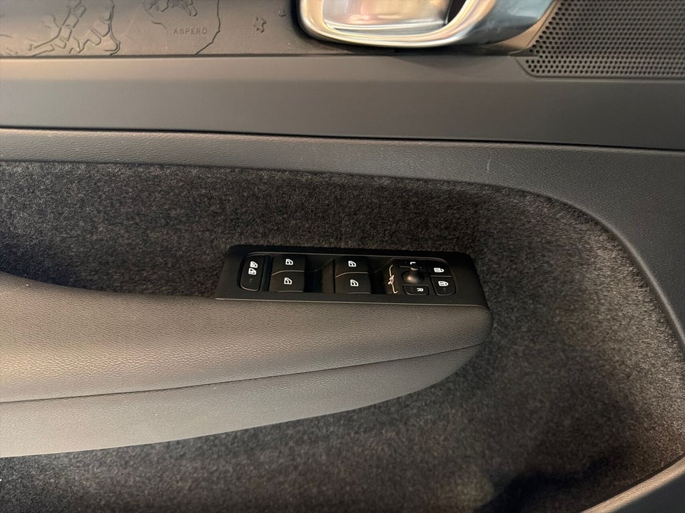 Volvo XC40 P6 ReCharge Plus 5d
