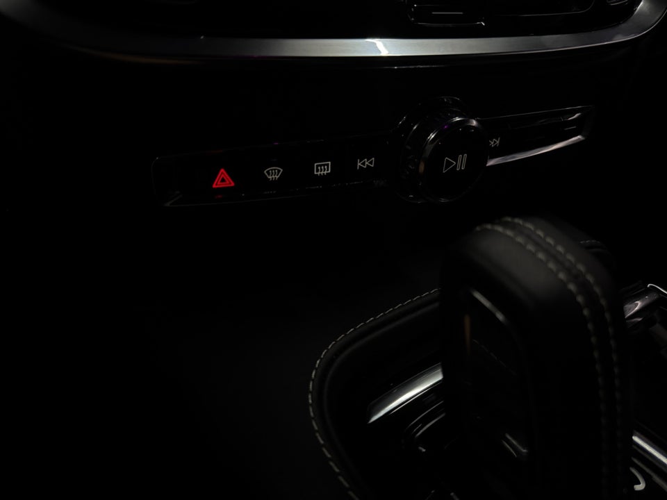 Volvo V60 2,0 T6 ReCharge R-Design aut. AWD 5d