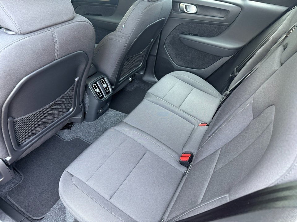 Volvo EX40 Extended Range Ultra Black Edition 5d