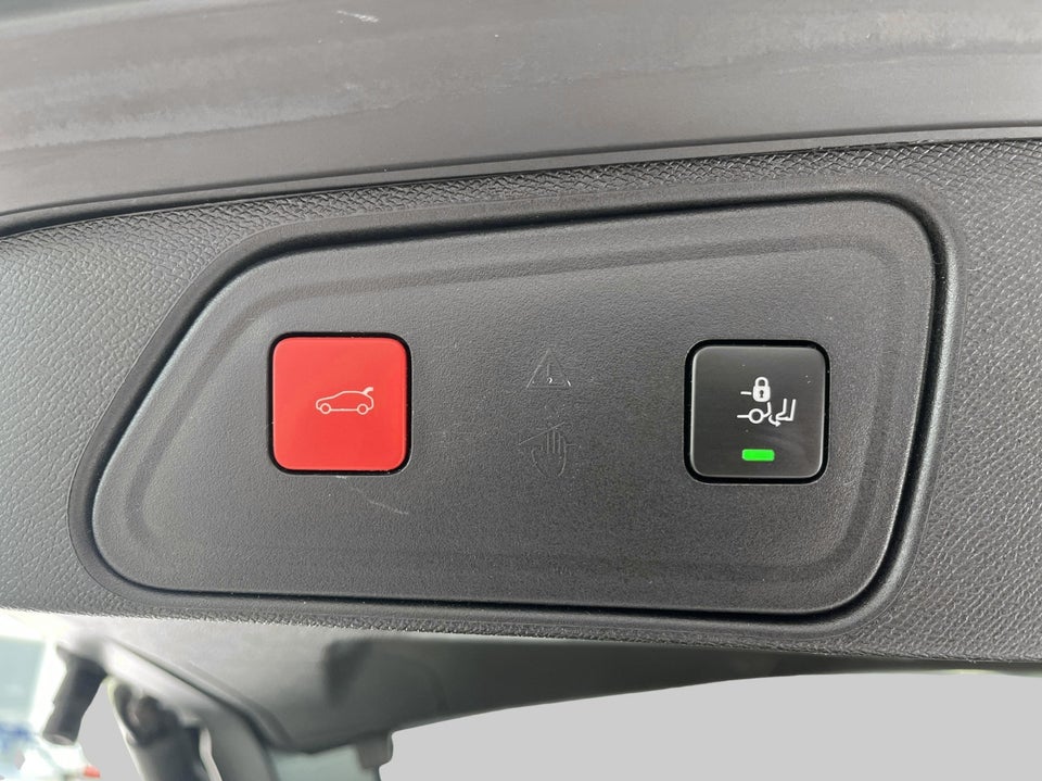 Peugeot 3008 1,6 Hybrid Selection EAT8 5d