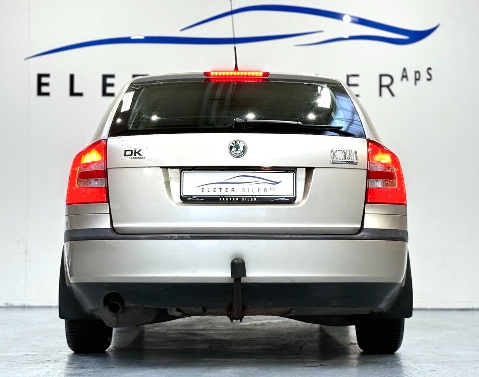 Skoda Octavia 1,6 Ambiente Combi 5d