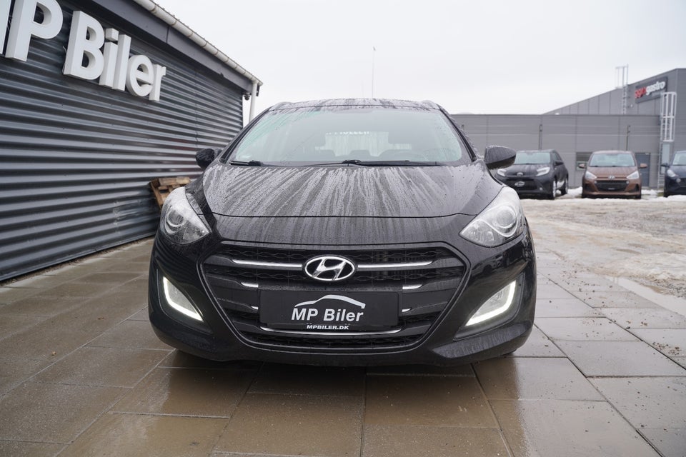 Hyundai i30 1,6 CRDi 110 Passion CW 5d