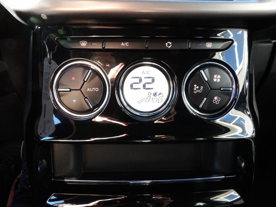 DS DS 3 1,6 BlueHDi 100 Style Limited 3d