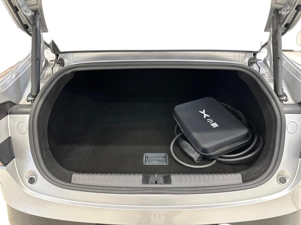 Xpeng P7 Long Range 4d