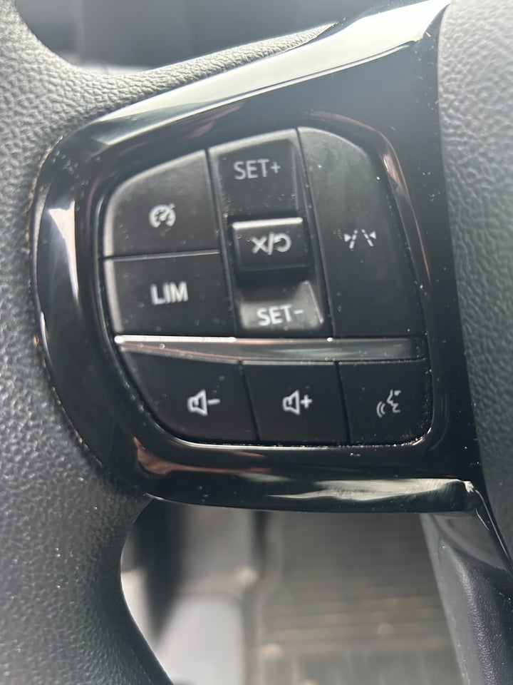 Ford Transit Custom 320L 2,0 EcoBlue Trend