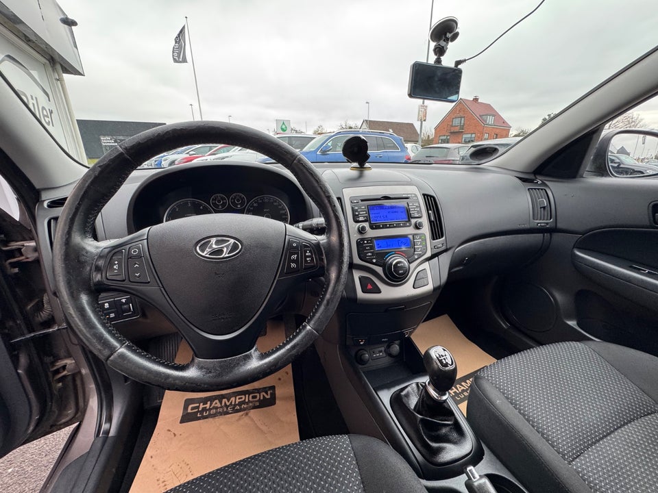 Hyundai i30 1,6 CRDi 90 Blue Drive CW 5d