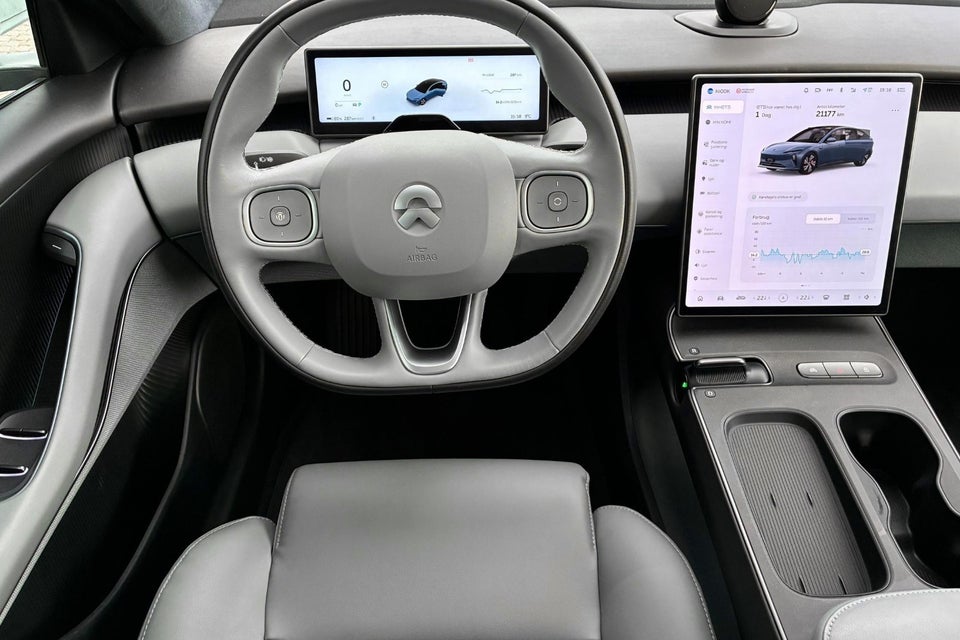 NIO ET5 75 Standard Range 4d