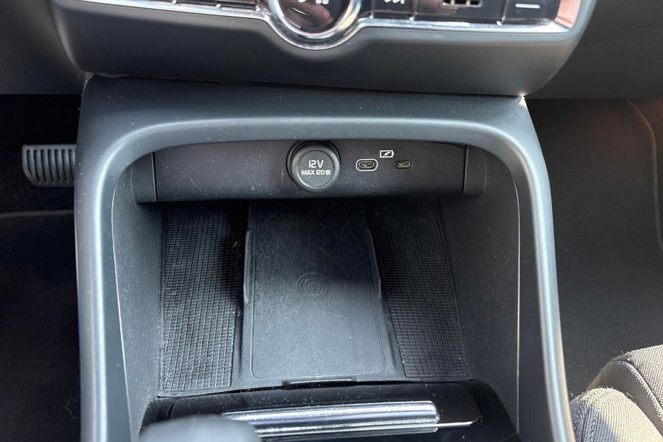 Volvo XC40 ReCharge Core 5d
