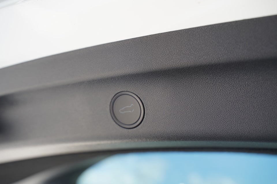 Tesla Model Y RWD 5d