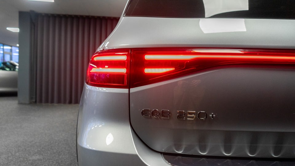 Mercedes EQB250+ AMG Line 7prs 5d