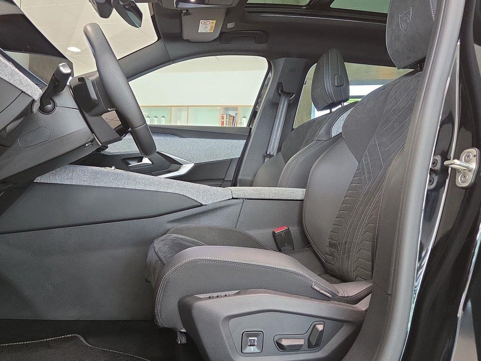 Peugeot e-5008 77 GT Pack 7prs 5d