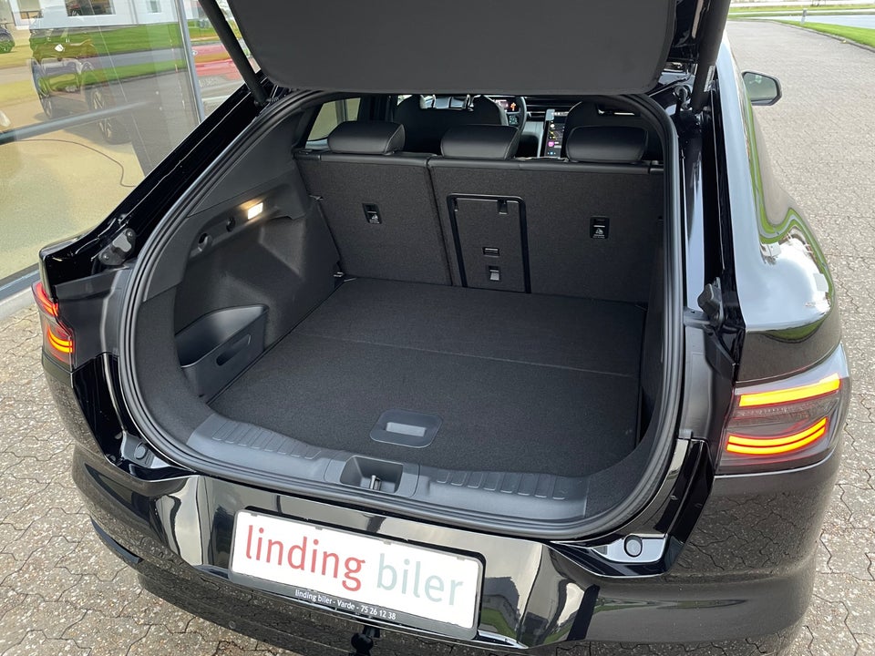 Ford Capri 82 Select Extended Range 5d