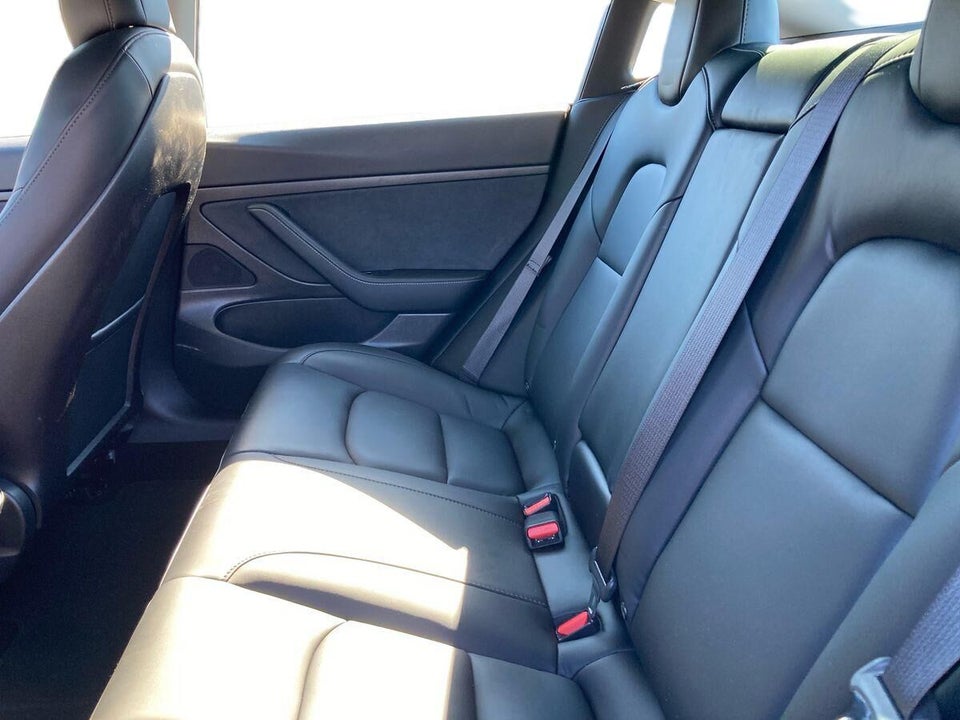 Tesla Model 3 Standard Range+ RWD 4d