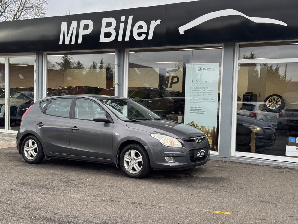 Hyundai i30 1,6 CRDi 90 Classic 5d