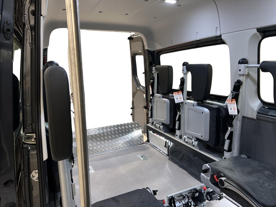 VW Crafter 35 2,0 TDi 140 L3H2 aut.