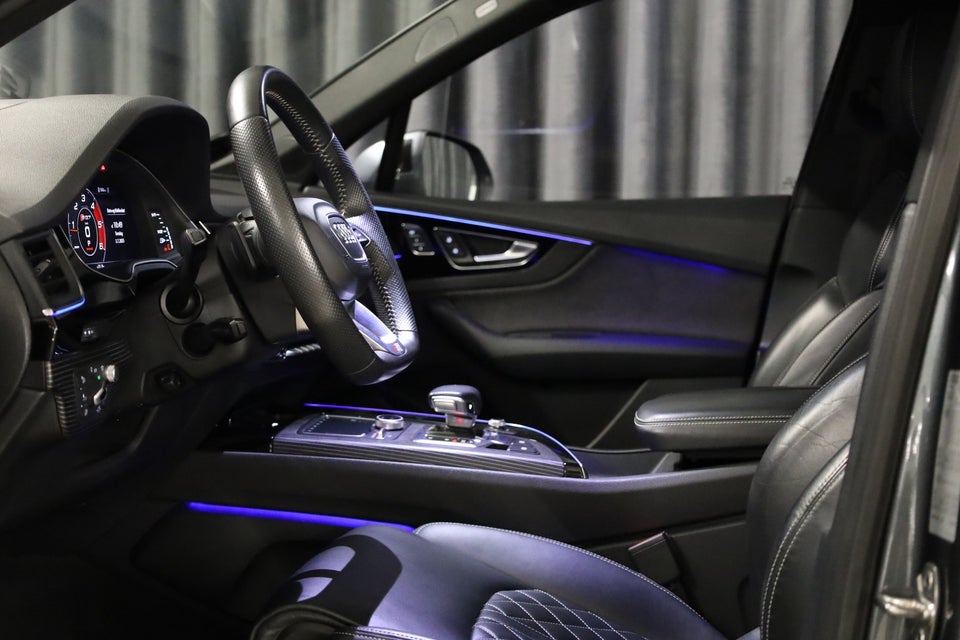 Audi Q7 3,0 TDi 272 S-line quattro Tiptr. 7prs 5d