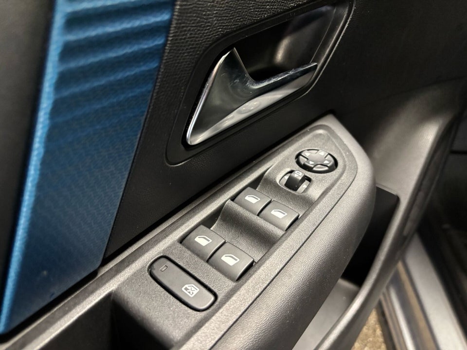 Citroën ë-C4 X 50 Shine 4d