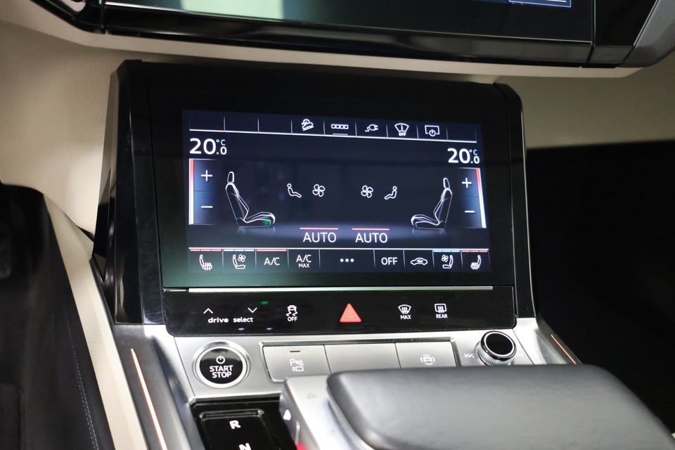 Audi Q8 e-tron 55 Advanced quattro 5d