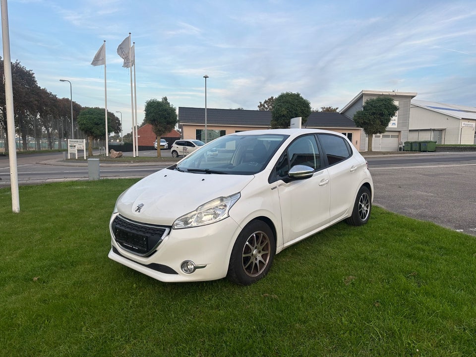 Peugeot 208 1,2 VTi Active 5d