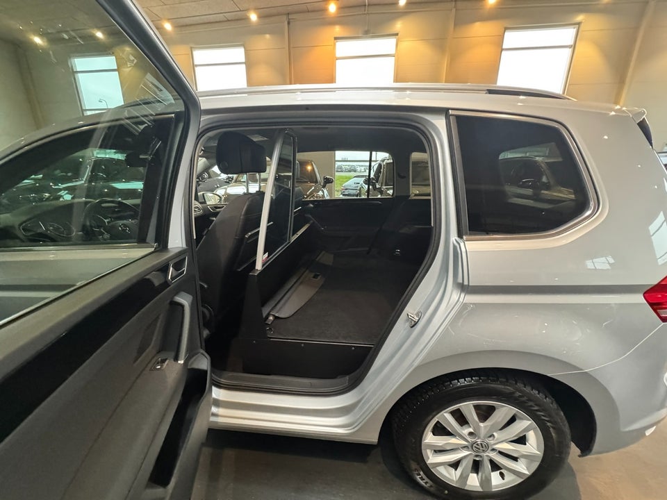 VW Touran 2,0 TDi 150 Highline DSG Van 5d