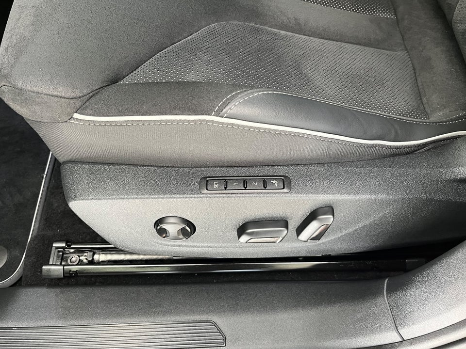 Skoda Enyaq 85 iV Sportline Advanced 5d