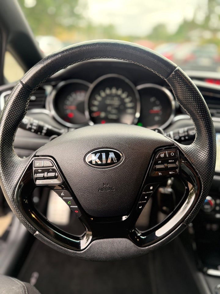 Kia Ceed 1,6 CRDi 136 GT-Line Limited DCT 5d