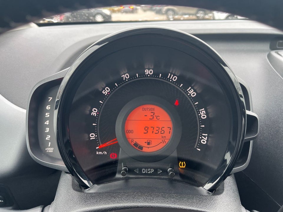 Toyota Aygo 1,0 VVT-i x-plore 5d