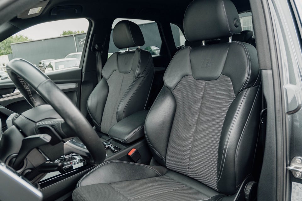 Audi Q5 50 TFSi e S-line quattro S-tr. 5d