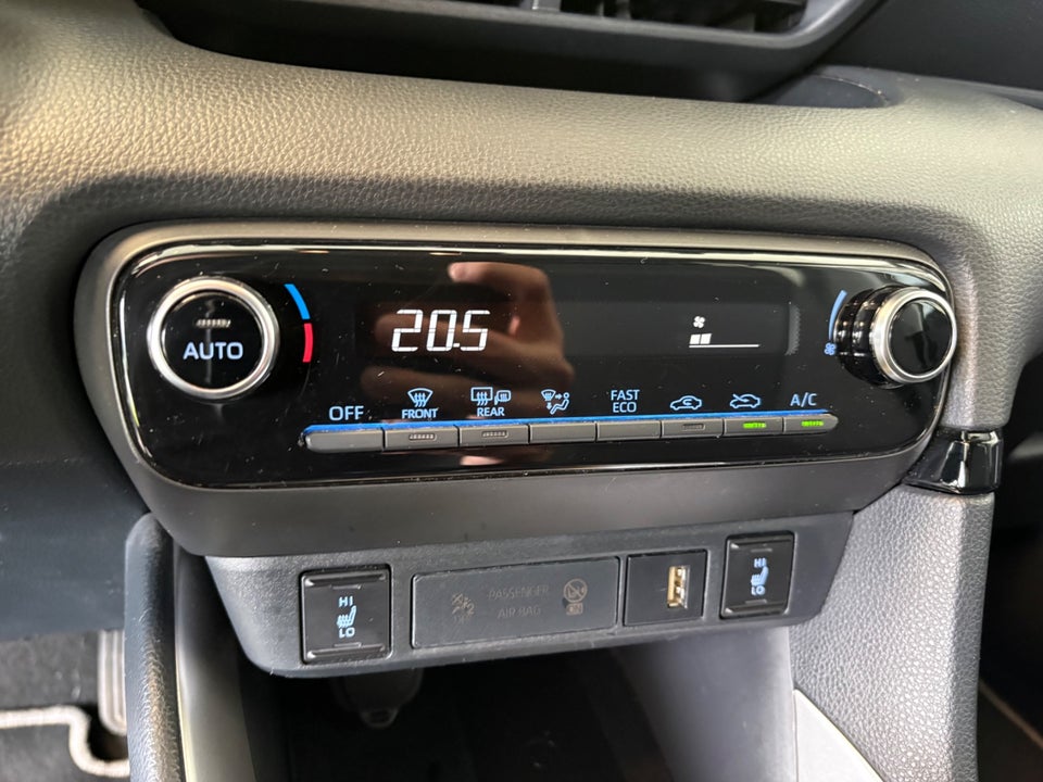Toyota Yaris 1,5 Hybrid H3 e-CVT 5d