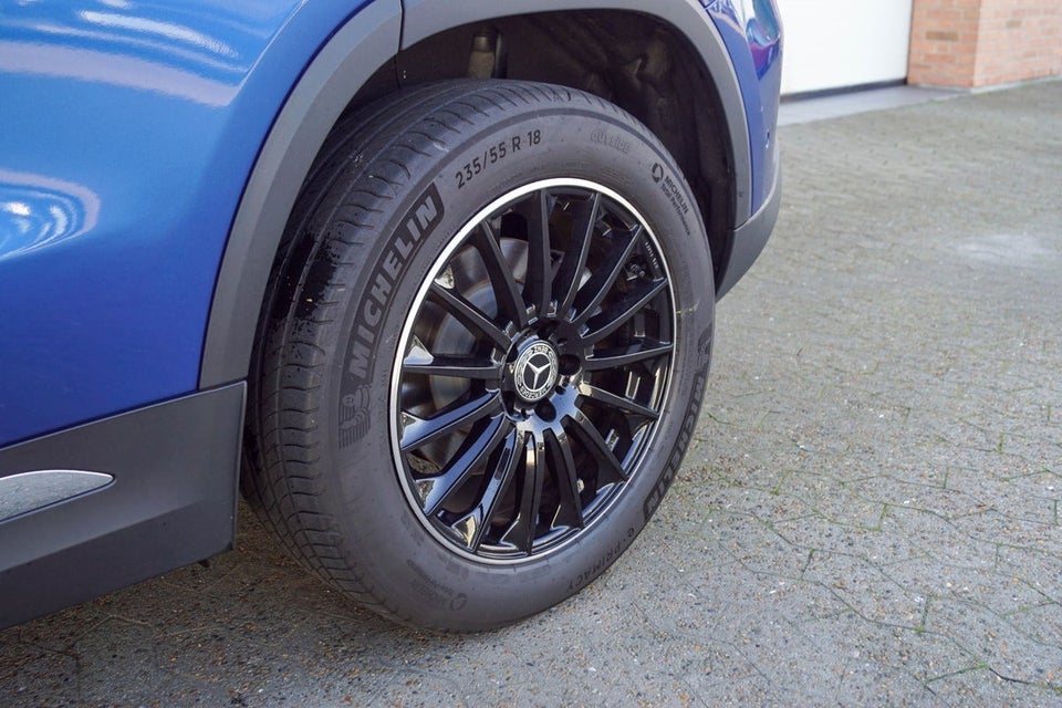 Mercedes EQA300 Progressive 4Matic 5d