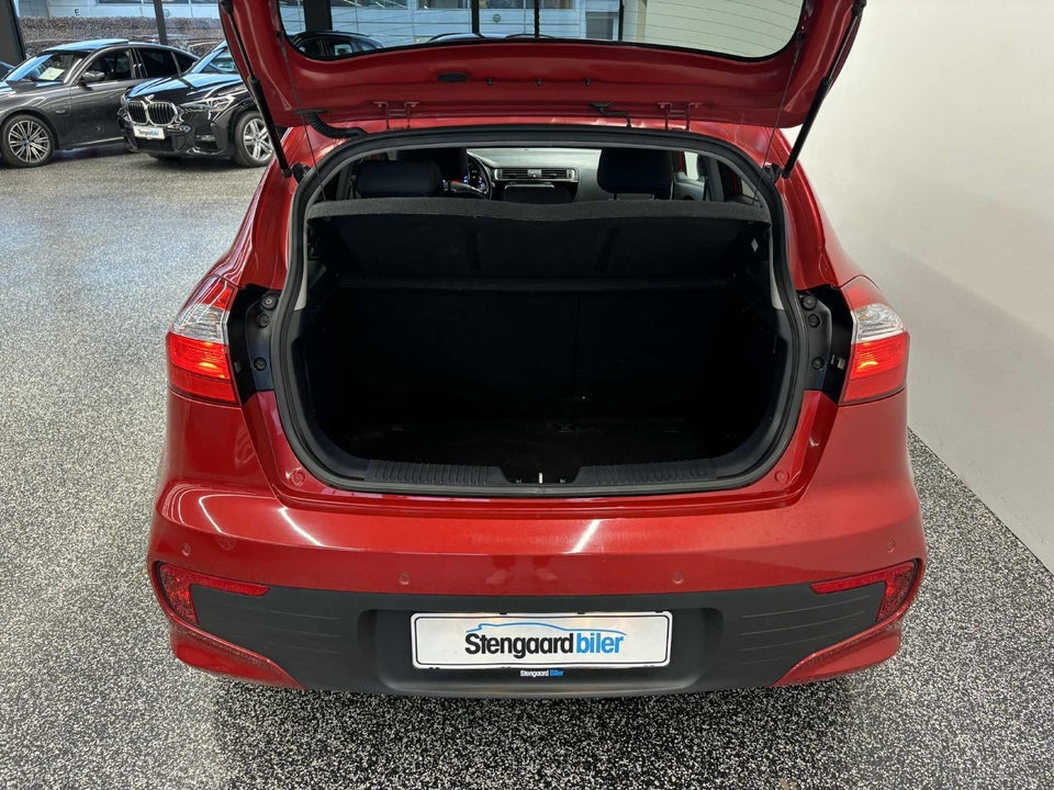 Kia Rio 1,4 CRDi 90 Attraction 5d