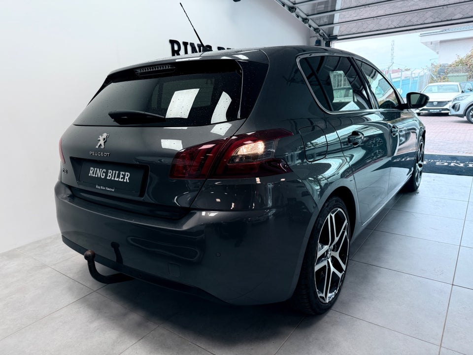 Peugeot 308 1,5 BlueHDi 130 Allure Pack 5d
