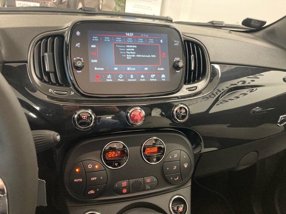 Fiat 500C 1,0 Hybrid Dolcevita 2d