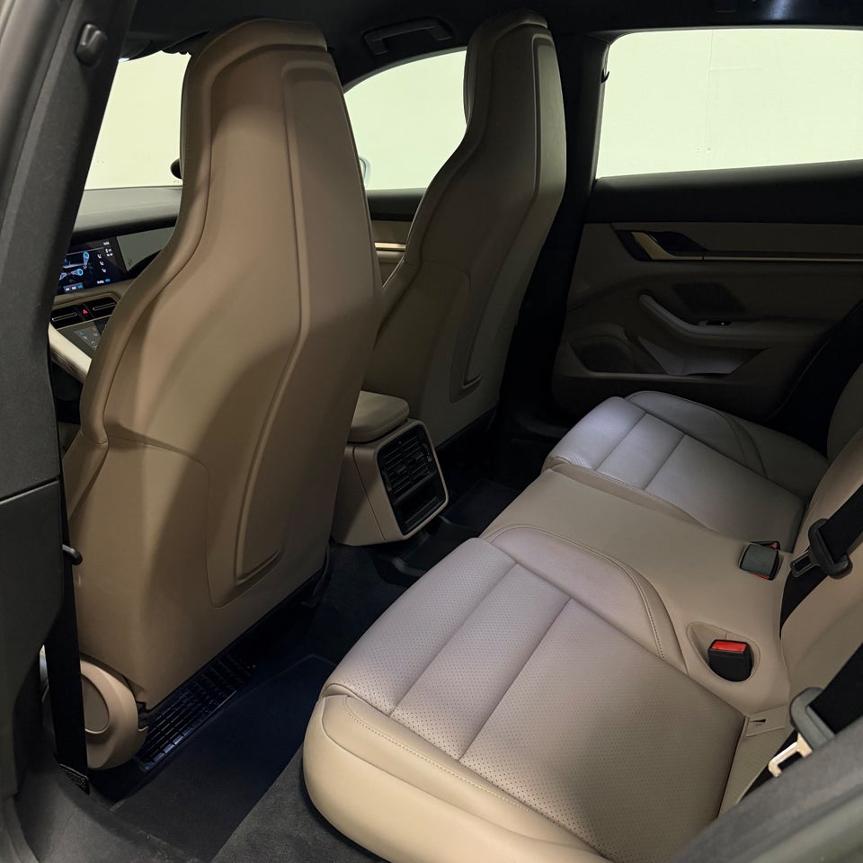 Porsche Taycan Performance+ Sport Turismo 5d